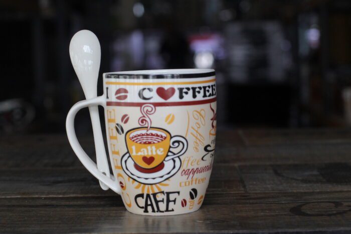 ly sứ coffee có muỗng