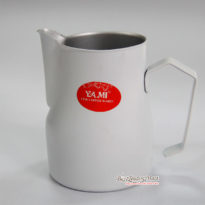 Ca Đánh Sữa YaMi 550ml Màu Trắng