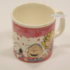 ly nhua snoopy co tay cam 04