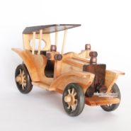 xe antique trang trí bằng gỗ